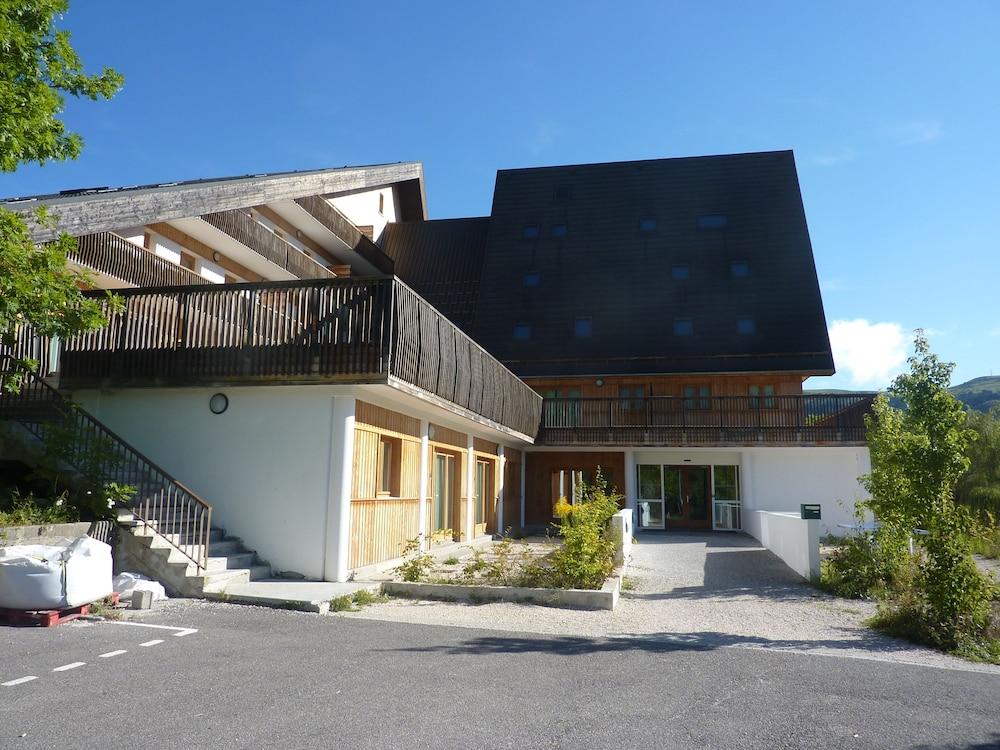 Vacanceole - Les Gentianes Aparthotel Gresse-en-Vercors Exterior photo